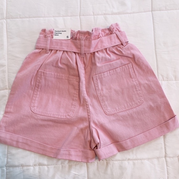 NWT Love Tree Paperbag High Waisted
Premium Denim Shorts - Picture 4 of 13